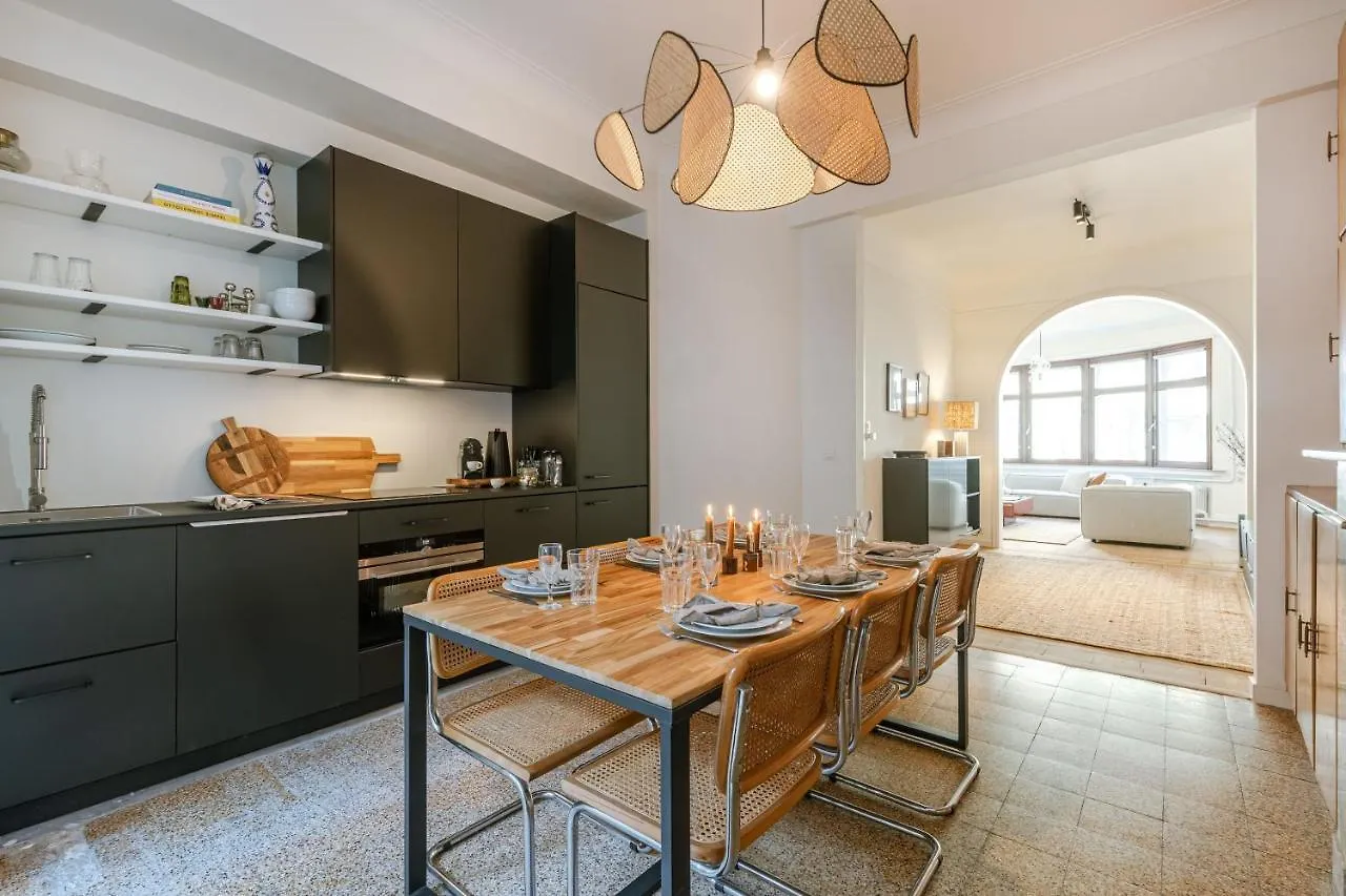 Characterful Apartment In The Heart Of Anvers Belçika